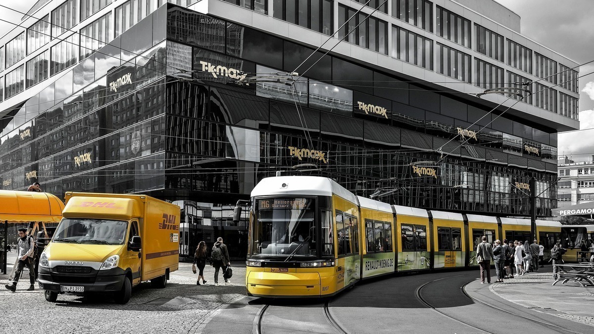 Mobilität & Verkehr in Rostock – Anbindung, Parken und ÖPNV im Überblick